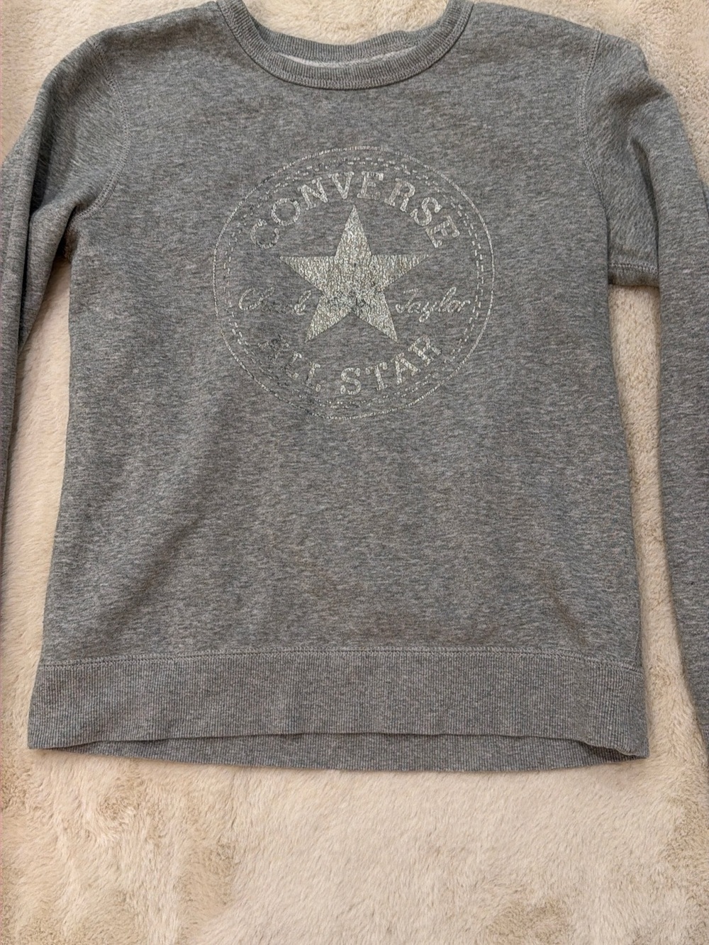 Converse womenโs Gray Crewneck Sweatshirt